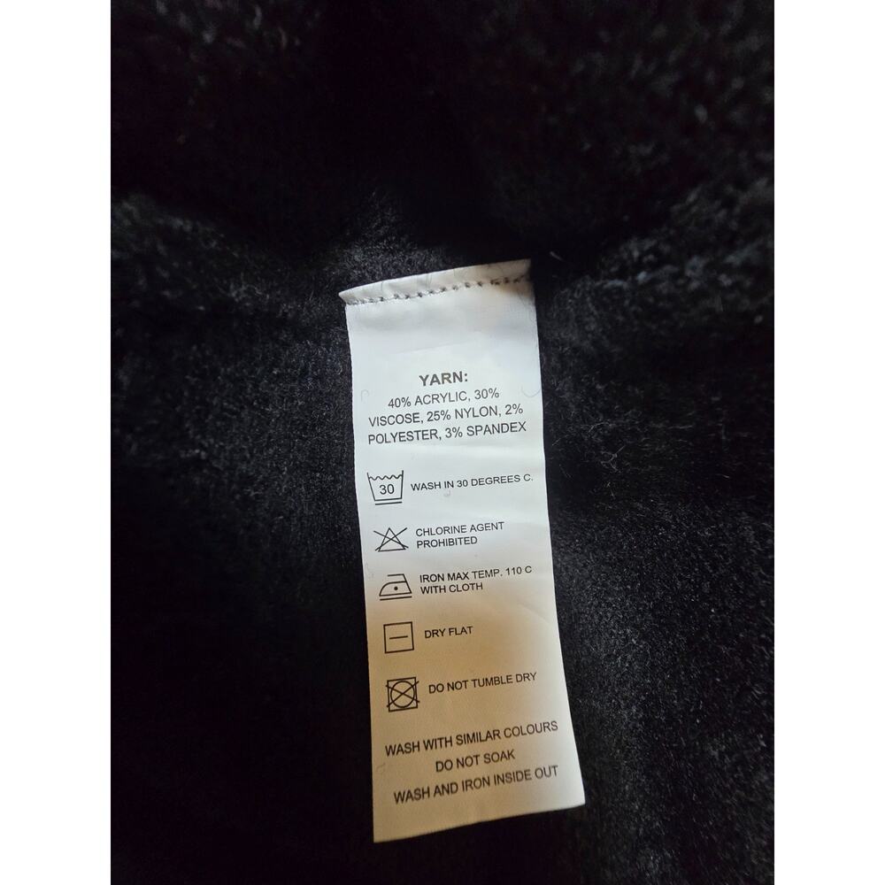 NUX Los Angeles Deep V Sweater Medium Black Soft Knit Pullover NWT - Picture 8 of 8